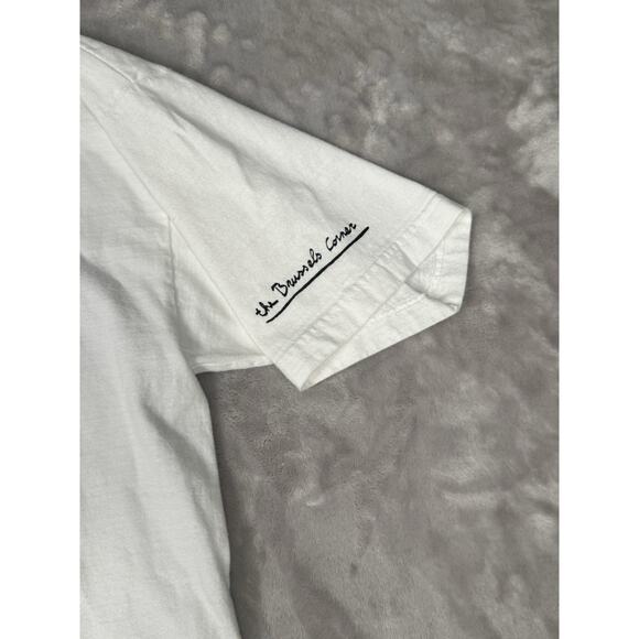The Brussels Corner T-Shirt Size Medium - Picture 2 of 6
